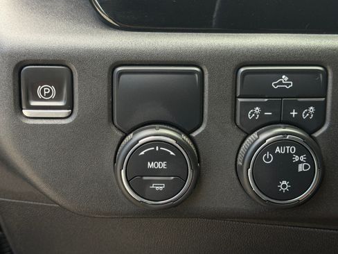 Used 2023 Chevrolet Silverado 1500 LT RWD image 34