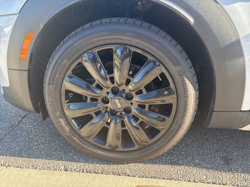 Used 2019 MINI Cooper Countryman w/ Premium Package image 14