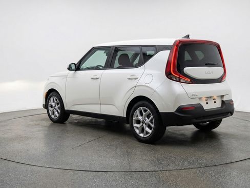 Used 2025 Kia Soul LX w/ LX Technology Package image 6