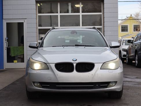 Used 2010 BMW 535i xDrive Wagon AWD/4WD image 7