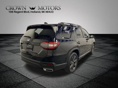 Used 2023 Honda Pilot Sport image 6