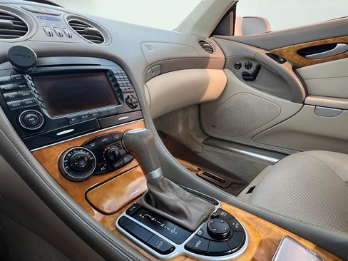 Used 2007 Mercedes-Benz SL 550 image 37