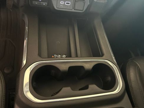 Used 2019 GMC Sierra 1500 SLT w/ SLT Premium Plus Package RWD image 60