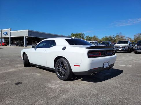Used 2023 Dodge Challenger SXT w/ Plus Package image 3