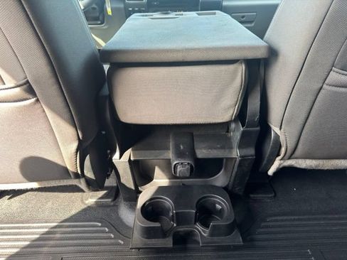 Used 2018 Ford F250 XLT w/ Camper Package AWD/4WD image 9