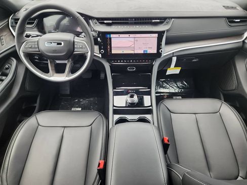 New 2026 Jeep Grand Cherokee Limited RWD image 19