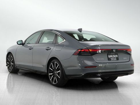 Used 2023 Honda Accord Touring image 3