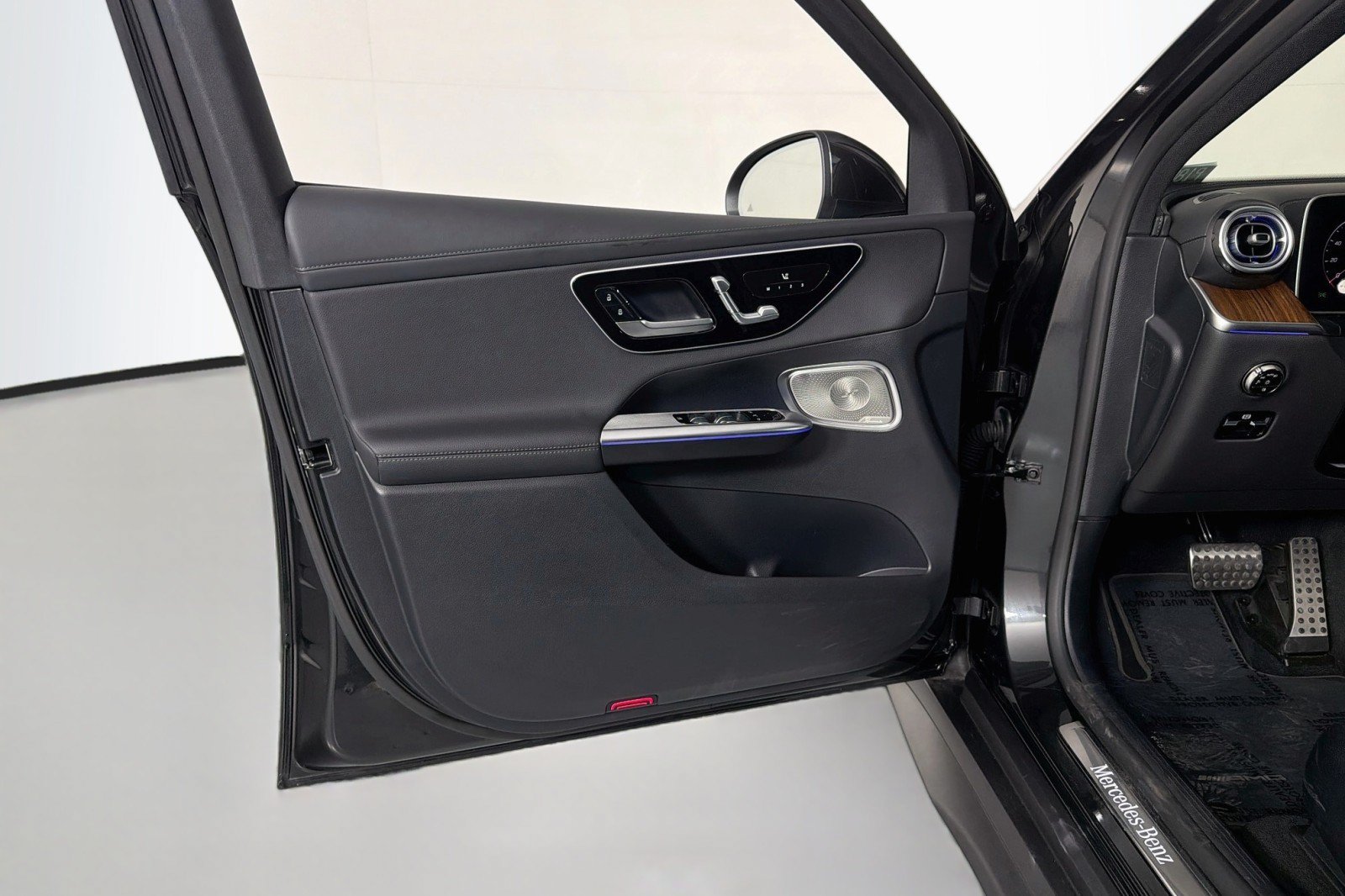 Used 2025 Mercedes-Benz GLC 350e 4MATIC image 20