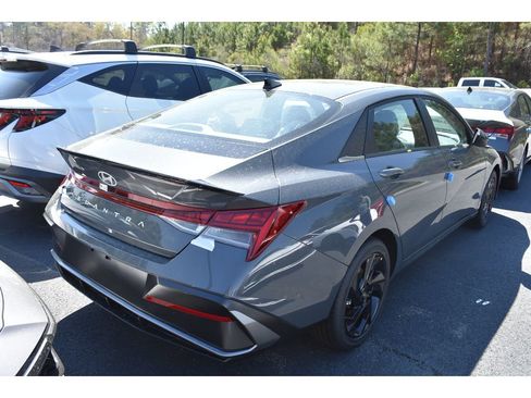 New 2026 Hyundai Elantra SEL Sport Premium image 3