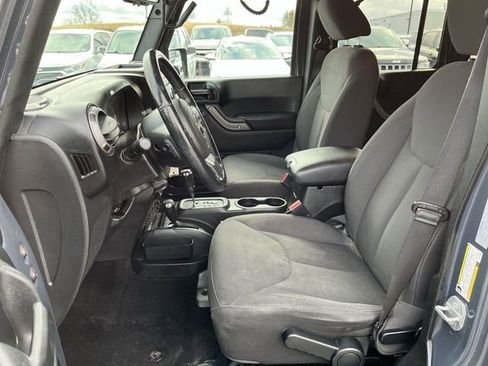 Used 2018 Jeep Wrangler Unlimited Sport S AWD/4WD image 14
