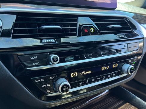 Used 2021 BMW 530i w/ Convenience Package image 49