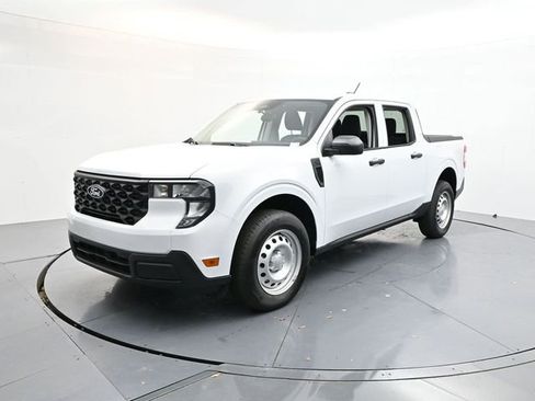 New 2025 Ford Maverick XL image 3