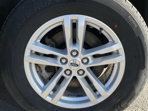 Used 2022 Ford Explorer XLT image 10