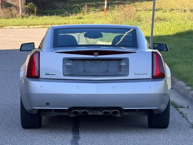 Used 2007 Cadillac XLR RWD image 26
