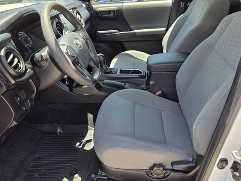 Used 2020 Toyota Tacoma SR RWD image 4
