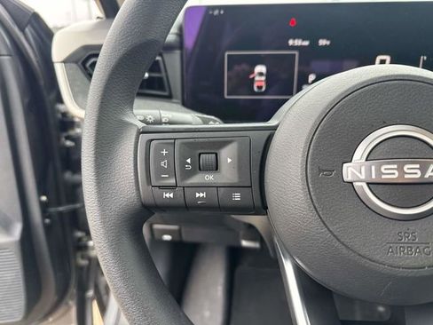 Used 2025 Nissan Kicks SV w/ Charging Package image 28