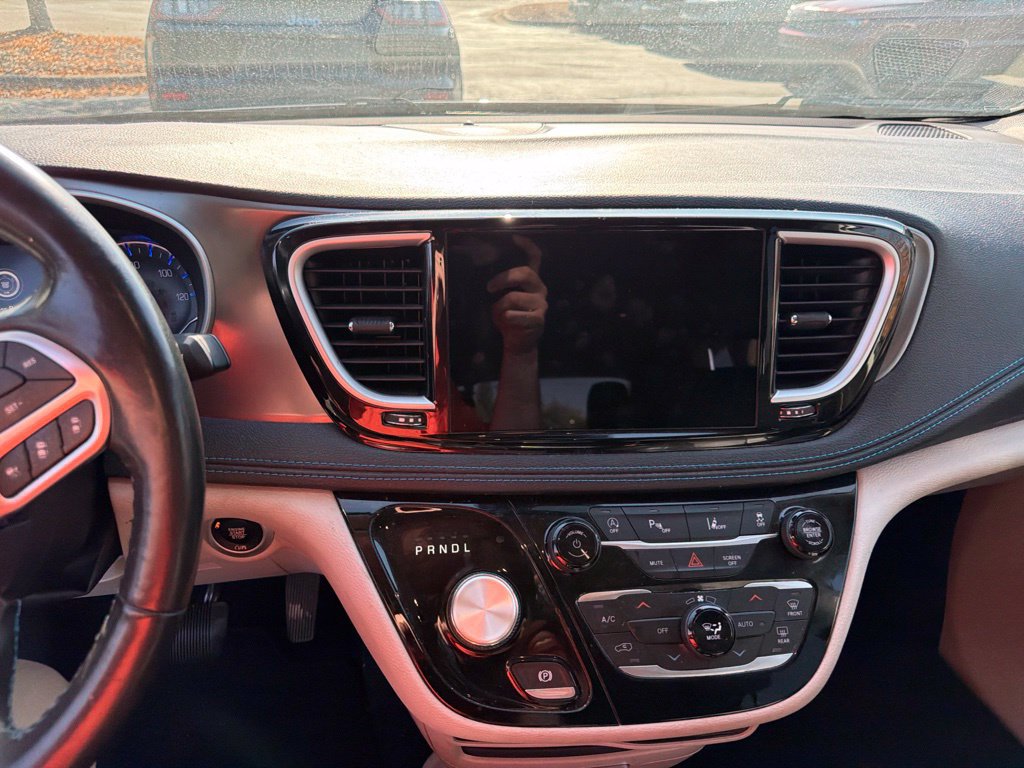 Used 2021 Chrysler Pacifica Touring-L AWD/4WD image 10