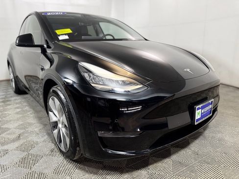 Used 2020 Tesla Model Y Long Range image 9