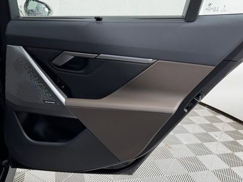 New 2026 BMW i5 eDrive40 image 18