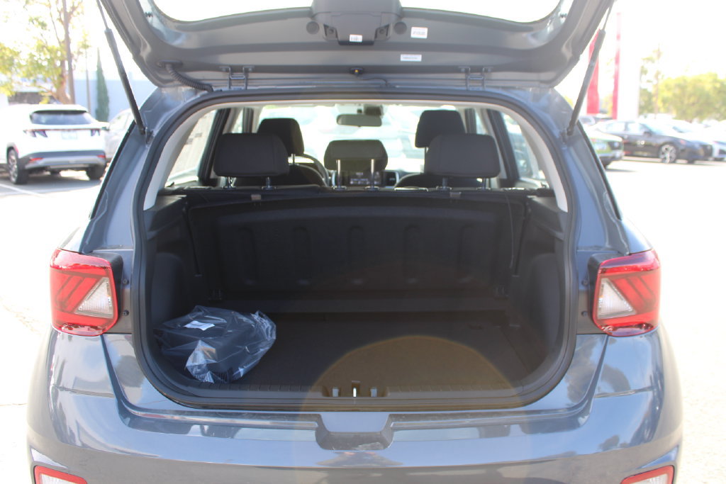 New 2026 Hyundai Venue SE FWD image 10