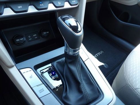 Used 2020 Hyundai Elantra Value Edition FWD image 22