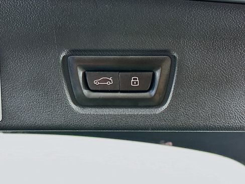 Used 2023 BMW i4 eDrive35 w/ Premium Package image 31