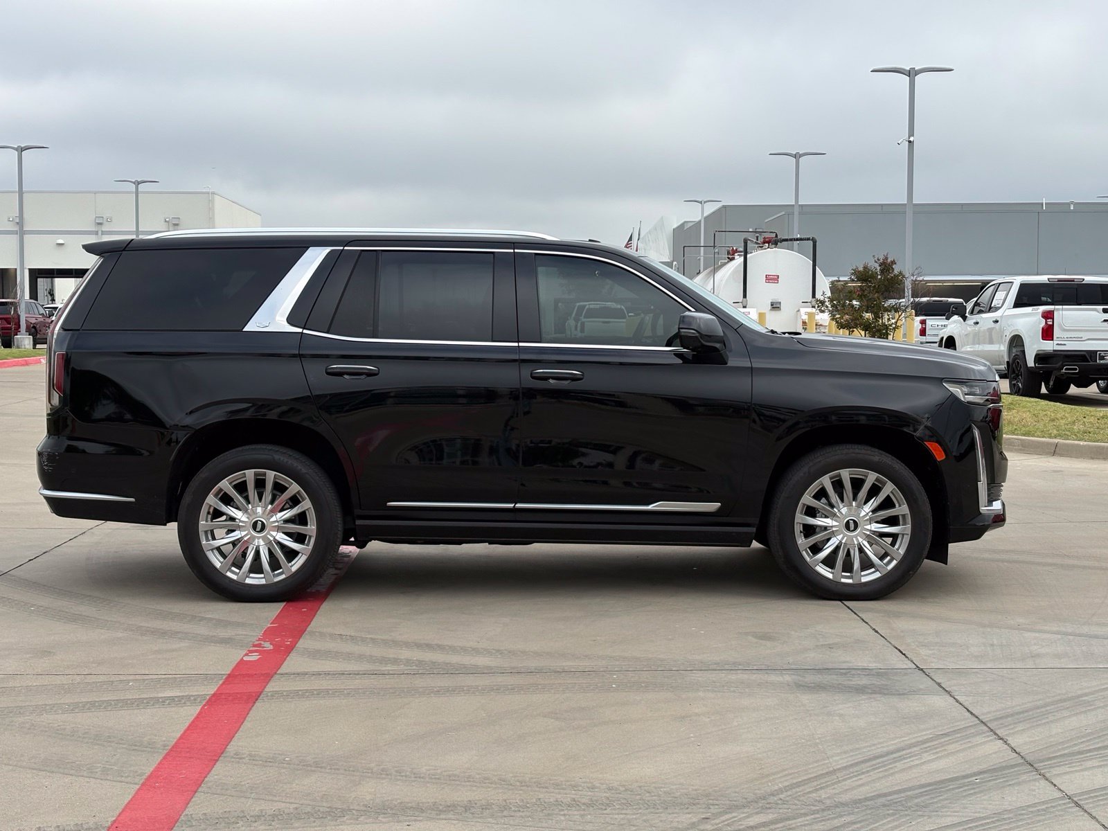 Used 2024 Cadillac Escalade Premium Luxury w/ Performance Package AWD/4WD image 8