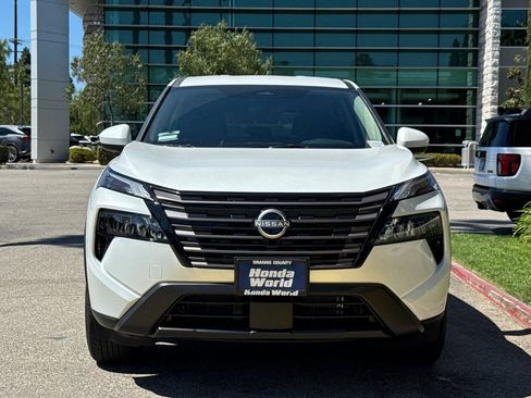 Used 2026 Nissan Rogue SV w/ Cold Weather Package FWD image 3