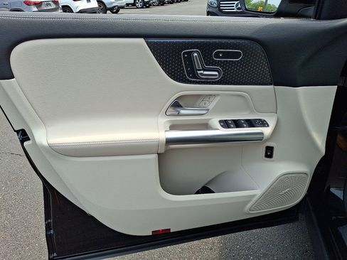 New 2025 Mercedes-Benz GLA 250 4MATIC image 12