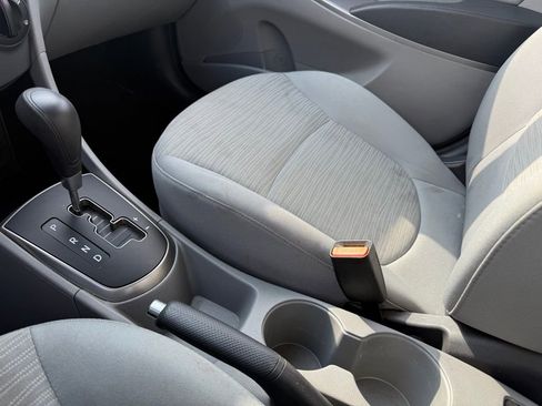 Used 2015 Hyundai Accent GLS image 15