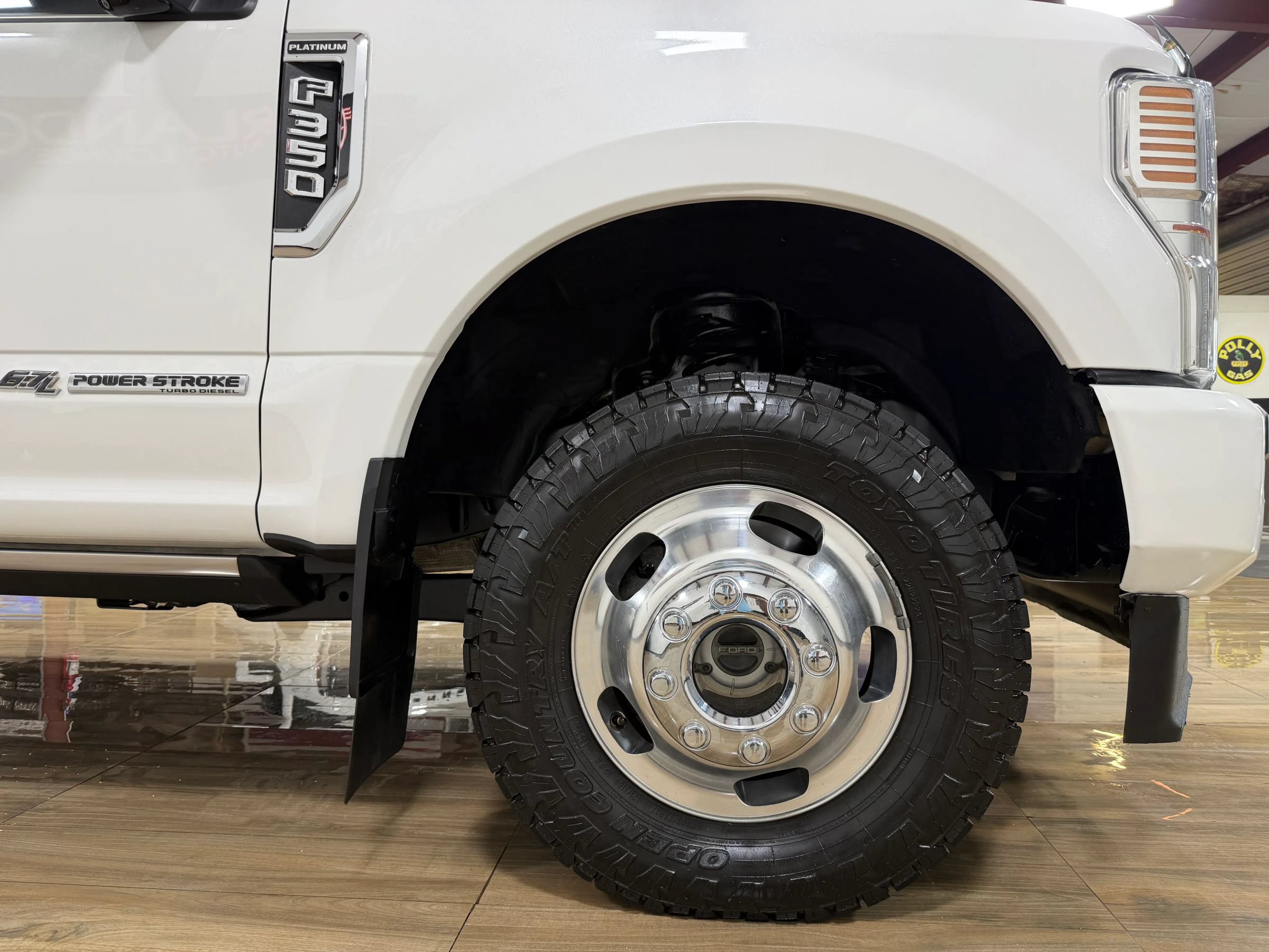 Used 2022 Ford F350 Platinum w/ FX4 Off-Road Package AWD/4WD image 5
