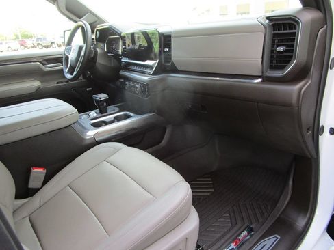 Used 2024 Chevrolet Silverado 1500 LTZ AWD/4WD image 30