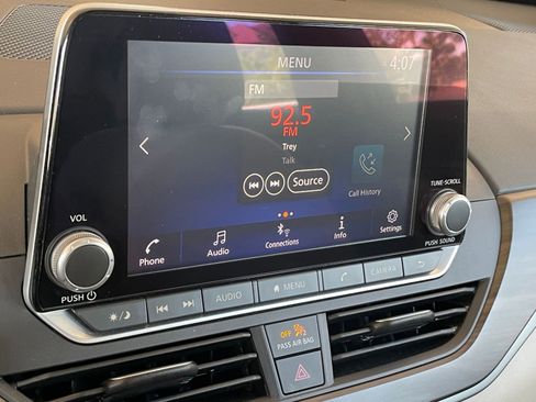 Used 2025 Nissan Altima 2.5 SV FWD image 20