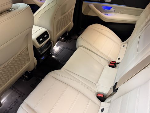 New 2026 Mercedes-Benz GLS 580 4MATIC image 10
