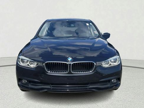 Used 2018 BMW 320i Sedan w/ Convenience Package image 9
