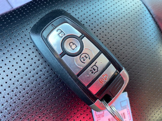 Used 2024 Ford Escape Platinum AWD/4WD image 25