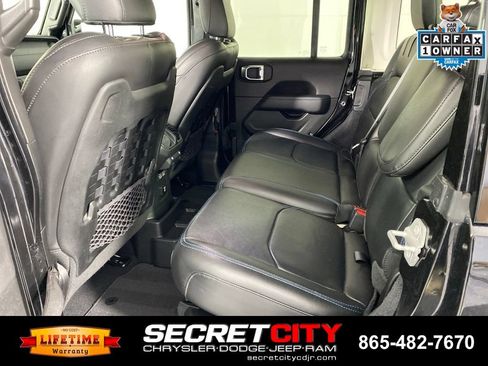 Used 2023 Jeep Wrangler Unlimited Rubicon 4xe w/ Cold Weather Group AWD/4WD image 30
