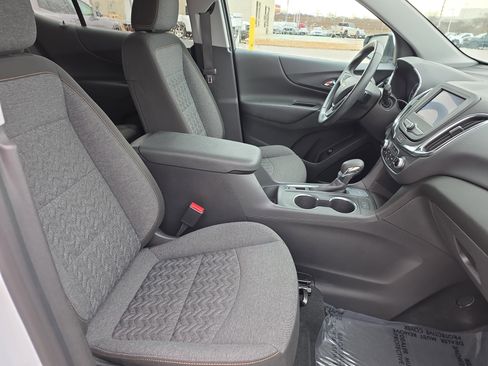 Used 2023 Chevrolet Equinox LT image 9