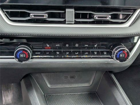 New 2026 Chevrolet Equinox LT w/ Convenience Package II image 22