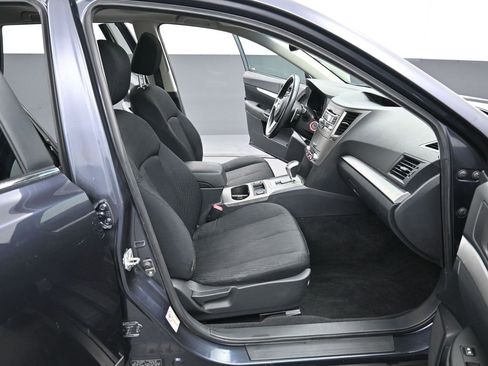 Used 2011 Subaru Outback 2.5i Premium image 32