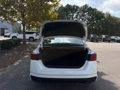 Certified 2025 Nissan Altima 2.5 SR w/ SR Premium Package FWD image 6