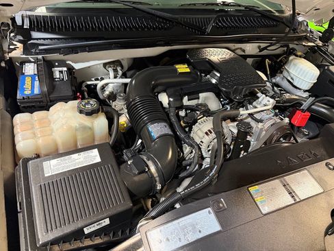 Used 2005 Chevrolet Silverado 2500 LT w/ Heavy-Duty Power Package AWD/4WD image 17