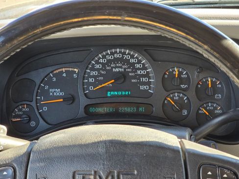 Used 2005 GMC Sierra 2500 SLT w/ Heavy-Duty Power Package image 25