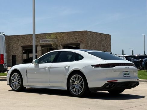 Used 2021 Porsche Panamera RWD image 3