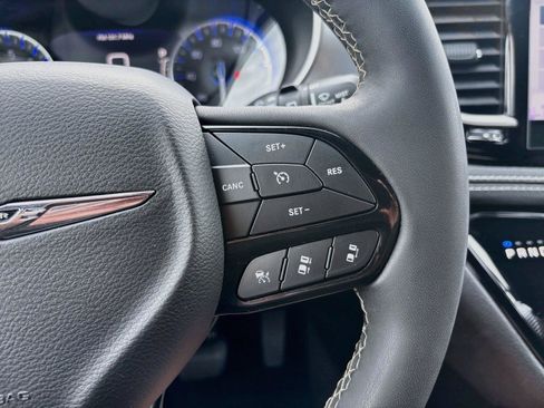Certified 2023 Chrysler Pacifica Touring-L w/ S Appearance Package AWD/4WD image 32