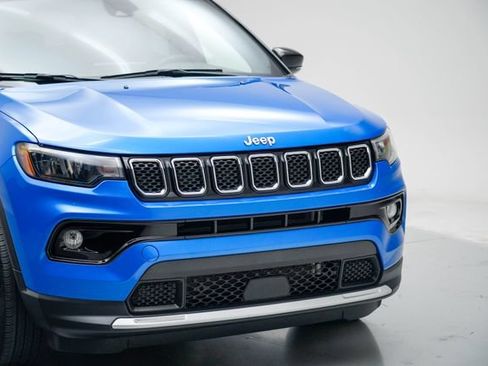 Used 2023 Jeep Compass Limited AWD/4WD image 18