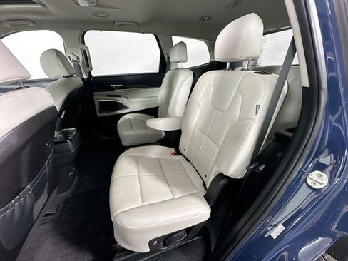 Used 2023 Kia Telluride EX w/ EX Captain's Chair Package AWD/4WD image 26