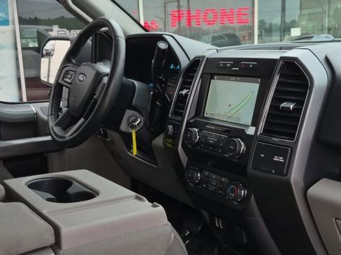 Used 2019 Ford F150 XLT w/ Equipment Group 302A Luxury AWD/4WD image 13