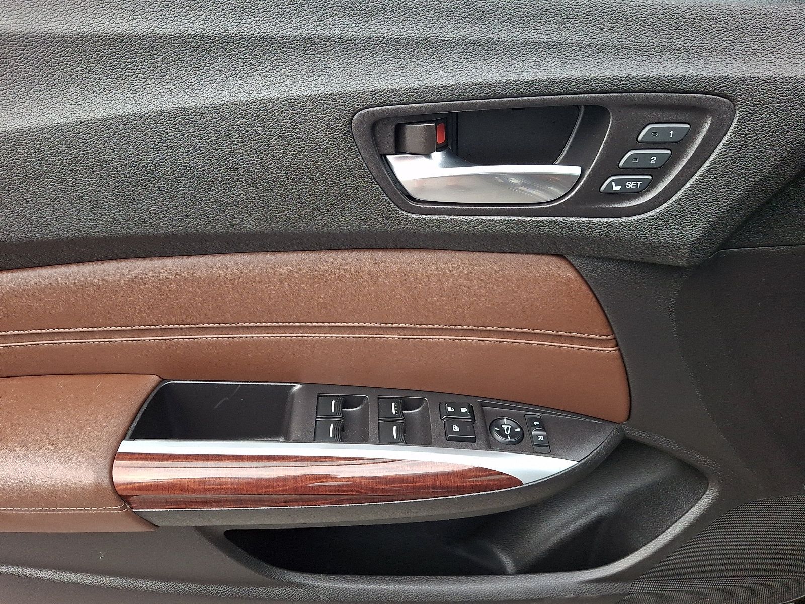 Used 2015 Acura TLX w/ Technology Package FWD image 12