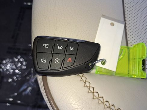 Used 2021 GMC Yukon Denali w/ Denali Premium Package image 37